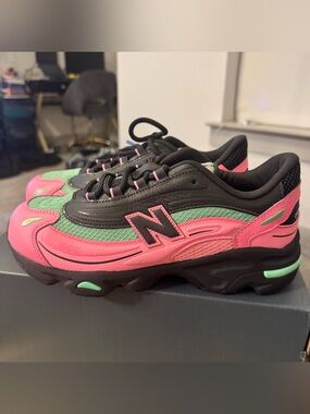 New Balance 1000 Black, Pink & Green Watermelon Athletic Sneaker Size 7Y / 8.5W